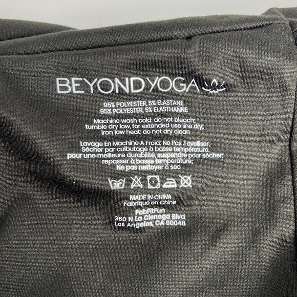 Beyond Yoga hidden pocket scarf NWT - Picture 4 of 5